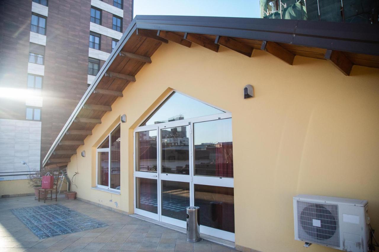 Blue Door Hostel Tirana Exterior photo