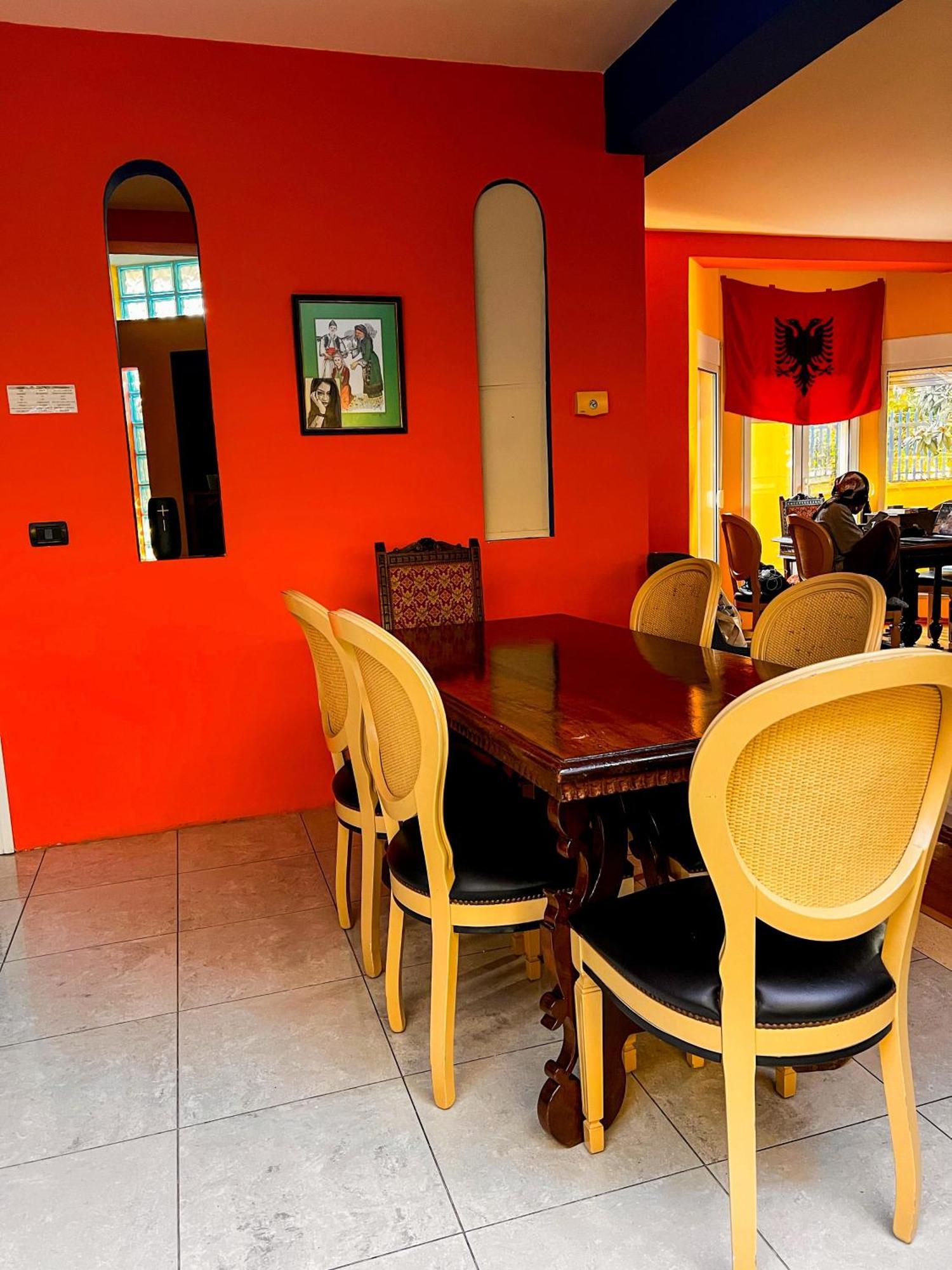 Blue Door Hostel Tirana Exterior photo
