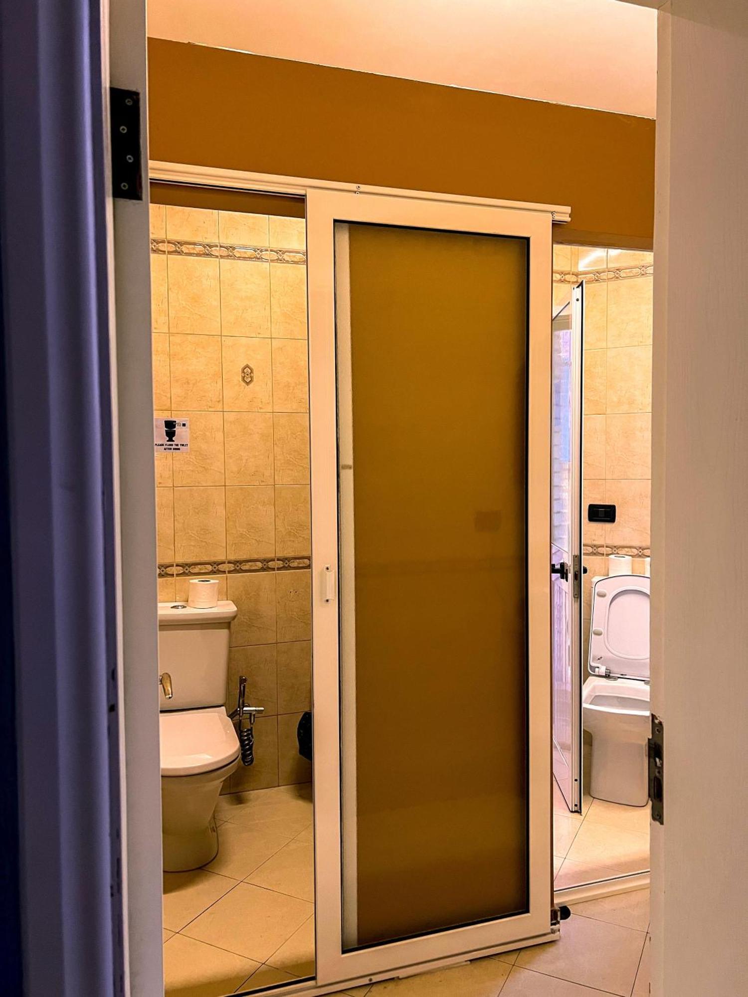 Blue Door Hostel Tirana Exterior photo